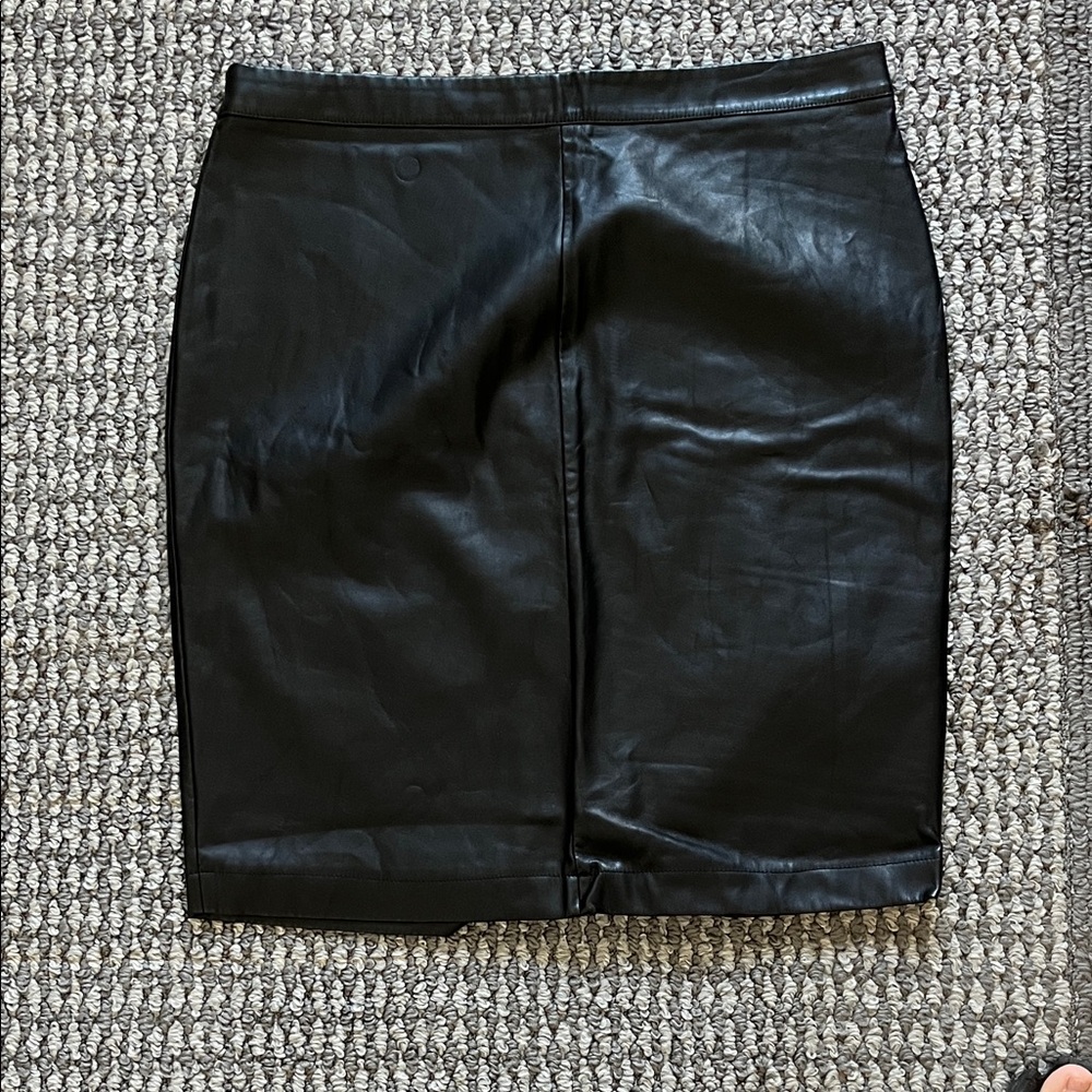 cupcakes & cashmere Black Faux Leather Zip-Front Pencil Skirt - Picture 2 of 4